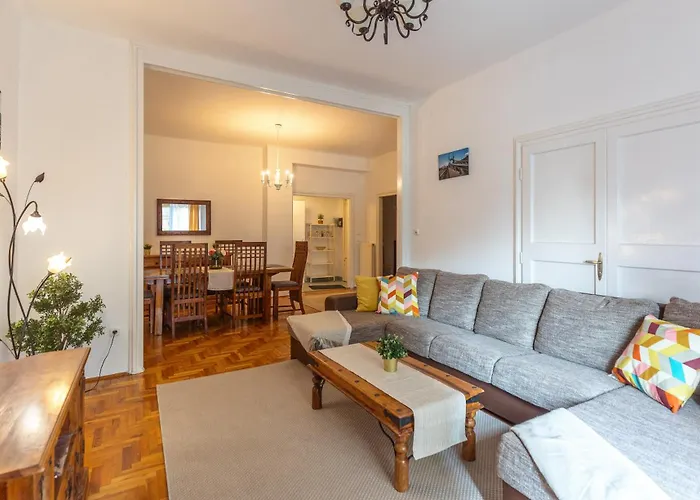 Apartament Bright & Spacious Riverside With Balcony Budapesta