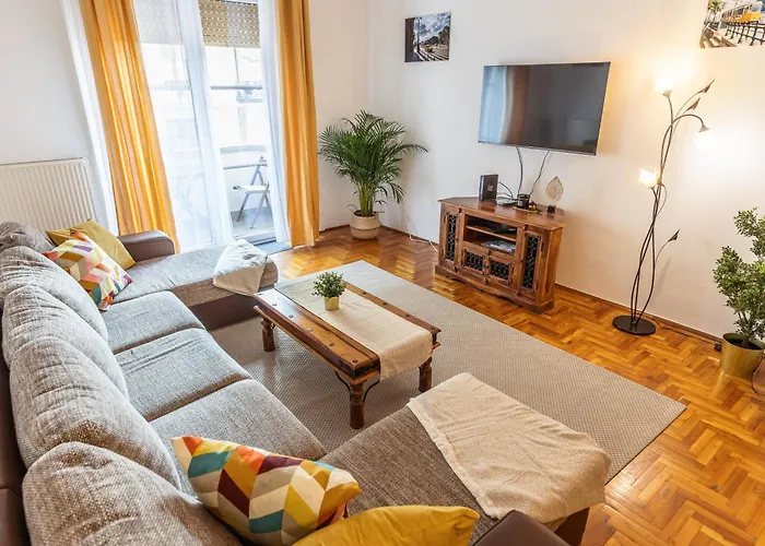 Apartament Bright & Spacious Riverside With Balcony Budapesta