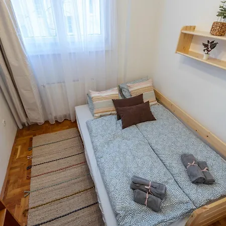 Apartman Bright & Spacious Riverside With Balcony Budapest