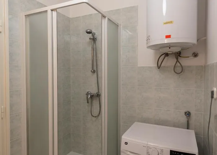 Bright & Spacious Riverside With Balcony Апартаменты *