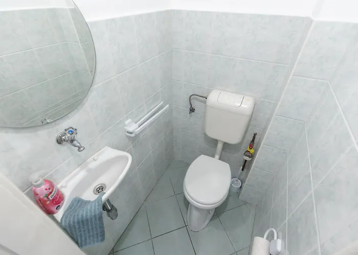 Bright & Spacious Riverside With Balcony Апартаменты *