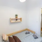 Bright & Spacious Riverside With Balcony