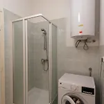 Bright & Spacious Riverside With Balcony Apartment *