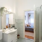 Bright & Spacious Riverside With Balcony *