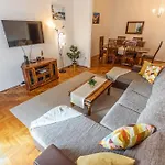 Bright & Spacious Riverside With Balcony Budapest