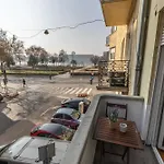 Bright & Spacious Riverside With Balcony *