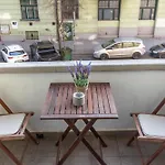 Bright & Spacious Riverside With Balcony Apartment Budapest