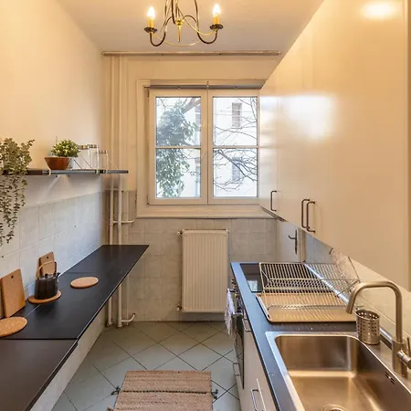 Apartman Bright & Spacious Riverside With Balcony Budapest