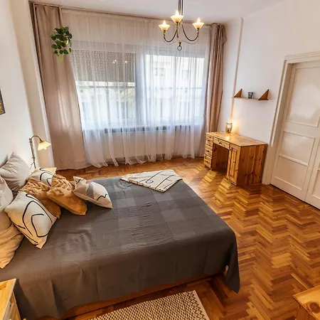 Apartman Bright & Spacious Riverside With Balcony *