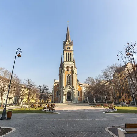 Bright & Spacious Riverside With Balcony Apartman *