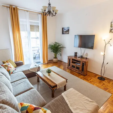 Bright & Spacious Riverside With Balcony Apartman *