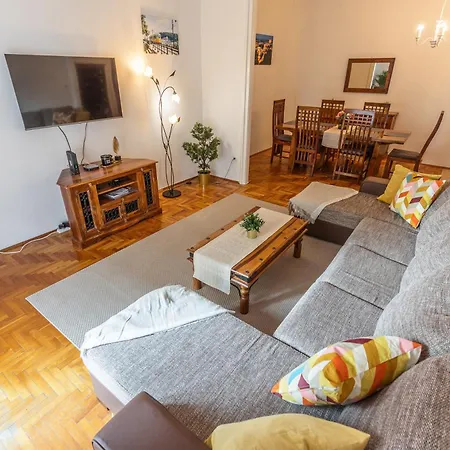 Bright & Spacious Riverside With Balcony Budapest