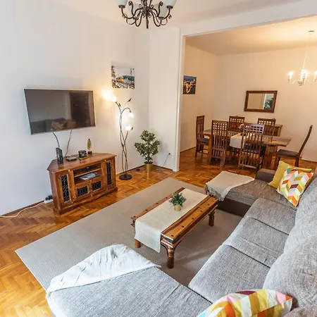 Apartman Bright & Spacious Riverside With Balcony Budapest