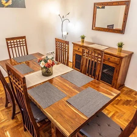 Bright & Spacious Riverside With Balcony * Budapest