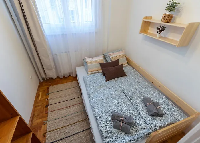 Apartmán Bright & Spacious Riverside With Balcony Budapešť