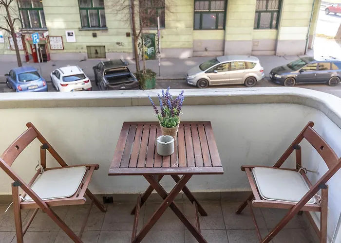 Bright & Spacious Riverside With Balcony Apartmán Budapešť
