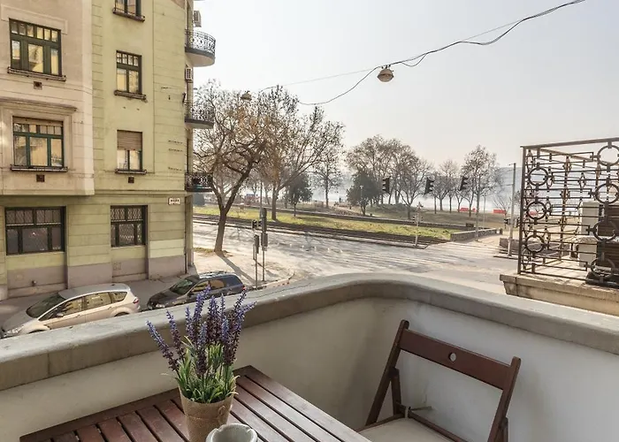 Bright & Spacious Riverside With Balcony Apartmán Budapešť