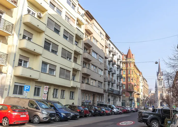 Bright & Spacious Riverside With Balcony * Budapešť