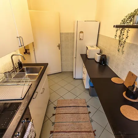 Lejlighed Bright & Spacious Riverside With Balcony *